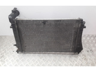 Интеркулер  1K0145803F, 0281002399   Audi A3 S3 A3 Sportback 8P 1.9