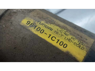 Моторчик стеклоочистителя 981101C100    Hyundai Getz