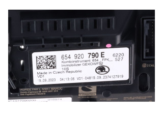 Панель приборов 654920790E Skoda Scala