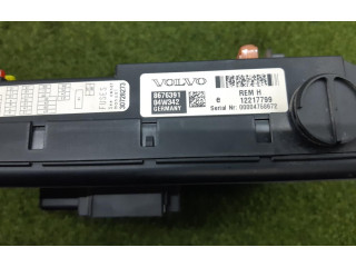 Блок предохранителей 12217799 Volvo V70