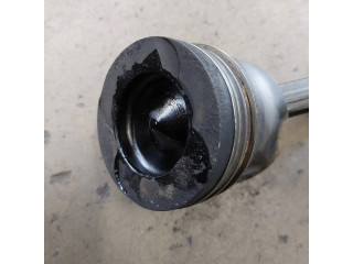 Píst 8349 Mercedes-Benz E W212 pro naftový motor 2.1