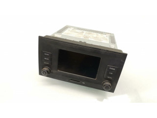 Радио/ проигрыватель CD/DVD / навигация