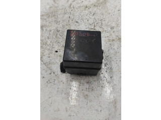 Zpětné zrcátko Mitsubishi Pajero 2001