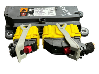 Блок подушек безопасности 13589689, 775799950   Opel Meriva B