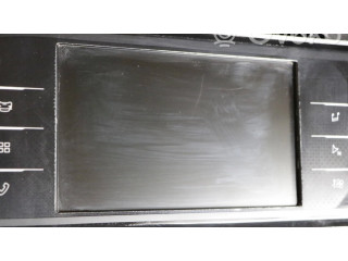 Радио/ проигрыватель CD/DVD / навигация