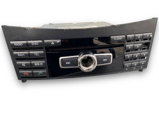 Радио/ проигрыватель CD/DVD / навигация