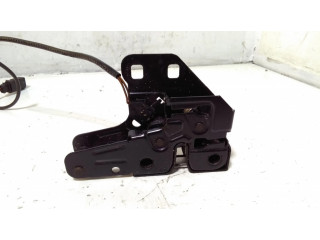 Замок капота двигателя