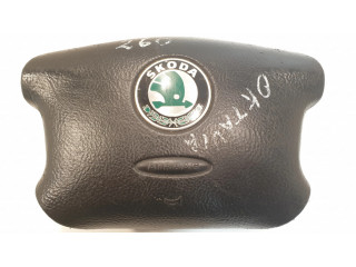 Подушка безопасности водителя 1U0880201K   Skoda Octavia Mk1 (1U)