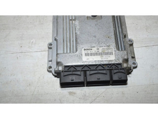 Блок управления двигателя 237102213R, 237102213R Dacia Lodgy