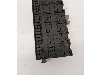 Блок предохранителей  357937039   Volkswagen Transporter - Caravelle T4    