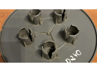 Отделка вокруг крышки топливного бака