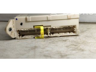 Блок предохранителей 8267253060, 8273053050 Lexus IS 220D-250-350