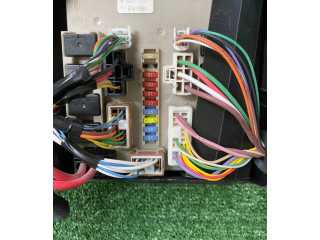 Блок предохранителей  8H132197, 674658A   Renault Clio III    