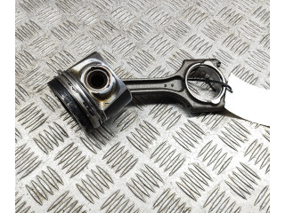  Поршень D 4204 T14 31430898, 31375187  Volvo V60  