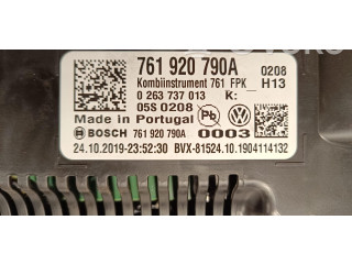 Přístrojová deska Volkswagen Touareg III 2020 761920790A, 0263737013