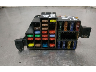 Блок предохранителей 7703297597 Dacia Sandero