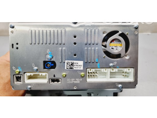 Радио/ проигрыватель CD/DVD / навигация