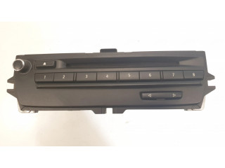 Радио/ проигрыватель CD/DVD / навигация