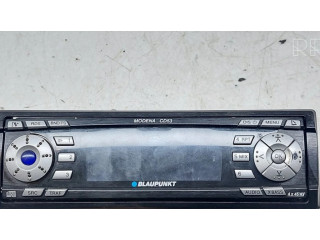 Радио/ проигрыватель CD/DVD / навигация