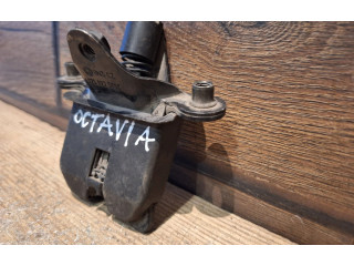 Замок багажника     Skoda Octavia Mk2 (1Z) 2004 - 2013 года