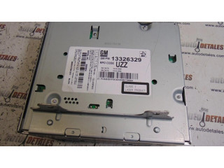 Радио/ проигрыватель CD/DVD / навигация