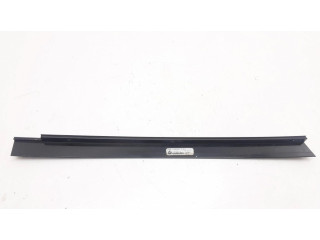 Облицовка стекла задней двери