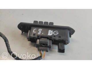 Контактное соединение дверей