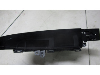 Радио/ проигрыватель CD/DVD / навигация