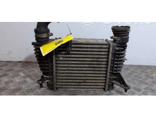 Интеркулер 8200471885, 9680545980 Renault Clio III