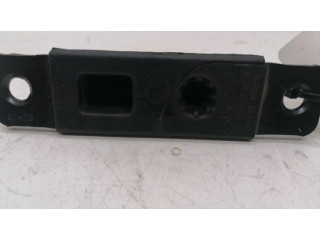 Средняя направляющая ролика / средний шарнир