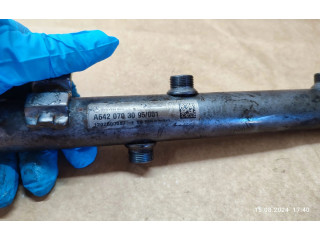 Vstřikovací lišta A6420703095   Mercedes-Benz S W221    OM642 