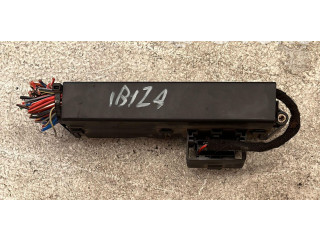 Блок предохранителей Seat Ibiza II (6k)