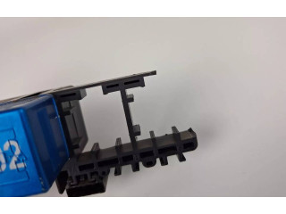 Блок предохранителей  8L0941822A   Audi A6 S6 C5 4B    