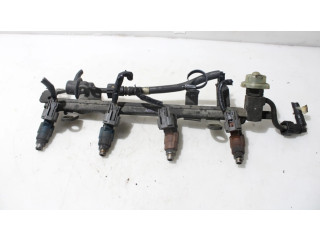 Топливная рампа Mazda Premacy для двигателя CE04D16