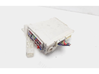 Pojistková skříňka 8273047510 Toyota Prius (XW30) 2012