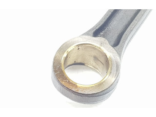 Шатун DGTE 03L105401A, 03L105401A    Skoda Karoq  