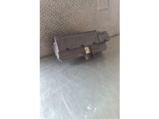 Pojistková skříňka 6900582 BMW 7 E65 E66 2006