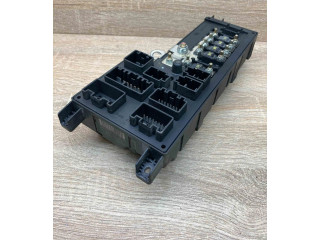 Блок предохранителей 8637841 Volvo S80