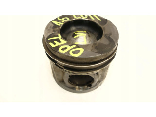 Píst 55598378 Opel Astra K