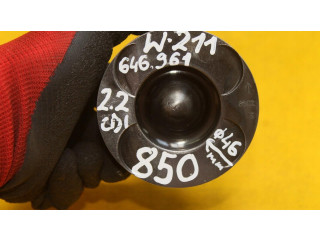 Píst    Mercedes-Benz E W211     