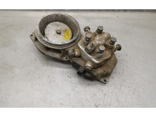 Топливная рампа 0438121011, 026133353 Audi 80 90 B3