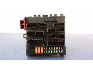 Pojistková skříňka 13205781 Opel Vectra C 2006