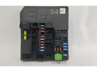 Pojistková skříňka 284B71TT2D Nssan Juke I F15 2019