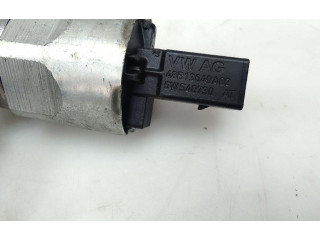 Vstřikovací lišta 03L130089B Volkswagen Caddy