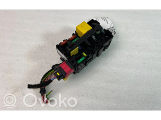   Pojistková skříňka 9806192580   Peugeot 3008 II 2018