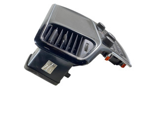 Радио/ проигрыватель CD/DVD / навигация