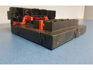 Блок предохранителей  3C0937049E, 28022870   Skoda Octavia Mk2 (1Z)    