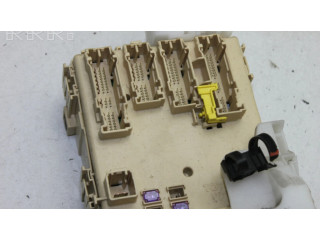 Блок предохранителей 8273012X70A Toyota Auris E180