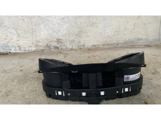 Другая деталь салона