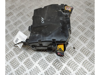 Блок предохранителей 8565A392, MR400709 Mitsubishi Outlander